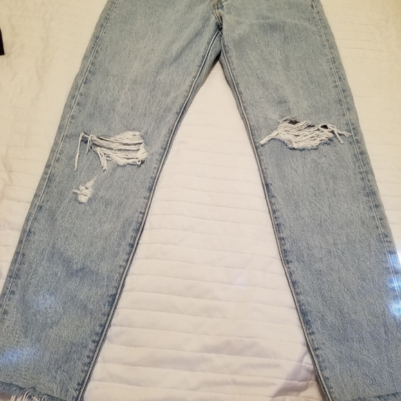 Levi’s Wedgie Straight Ankle Distressed Jeans - Picture 8 of 12